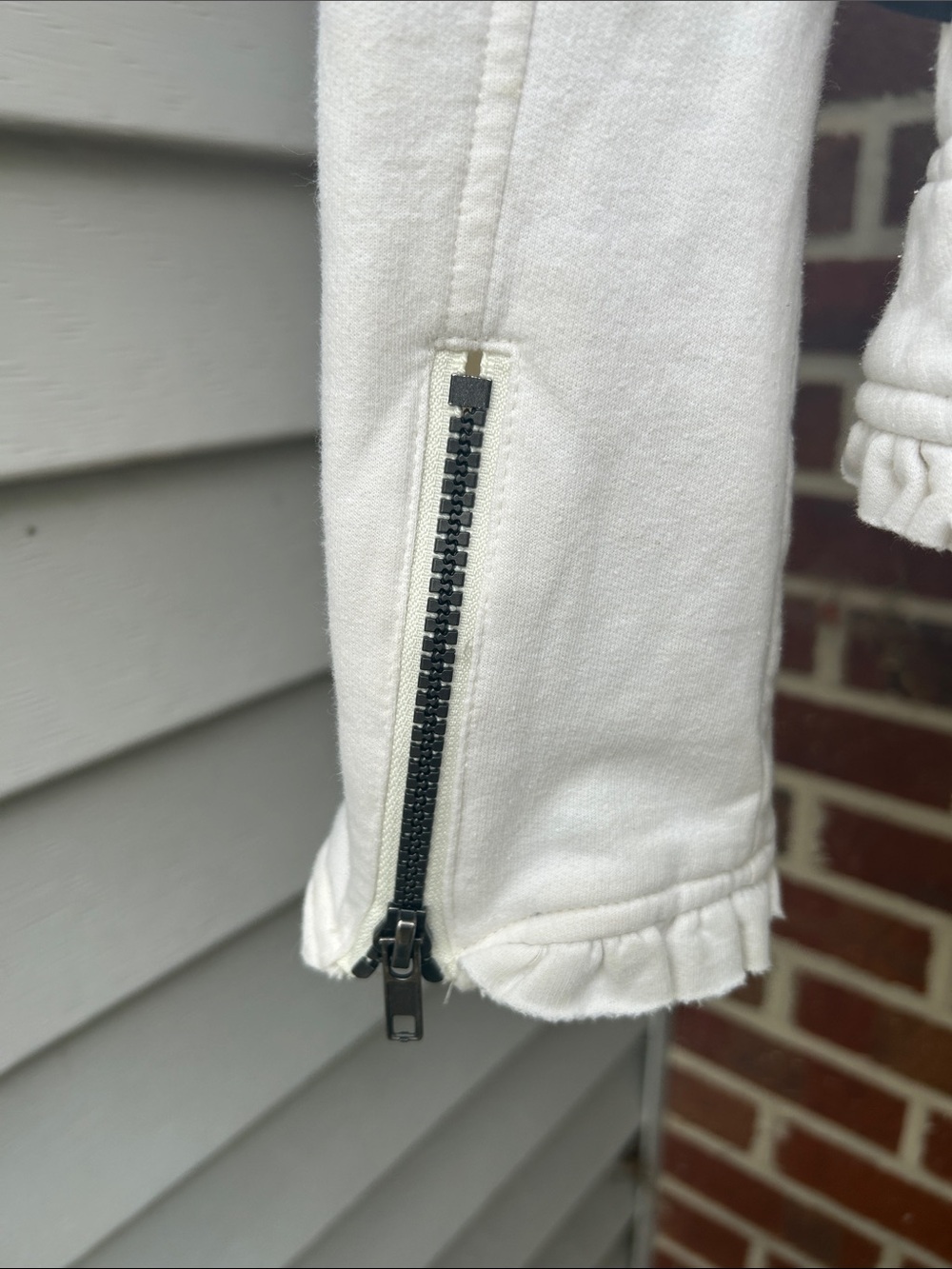 Off-White Ruffled Zip-Up Jacket Size L - Picture 4 of 4